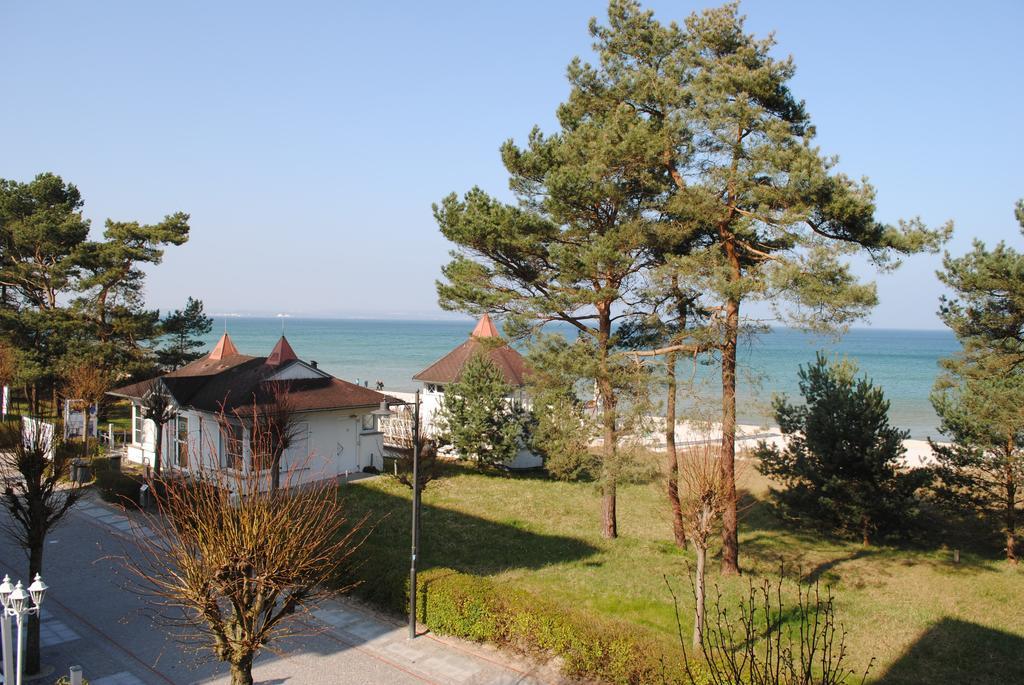 Panorama-meerblick In Der Atlantic Mit Strandkorb Am Binz